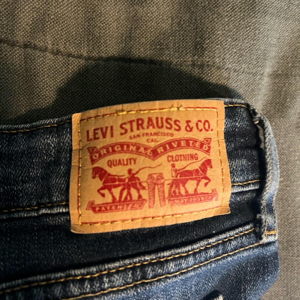 LEVIS - Picture 2 of 5